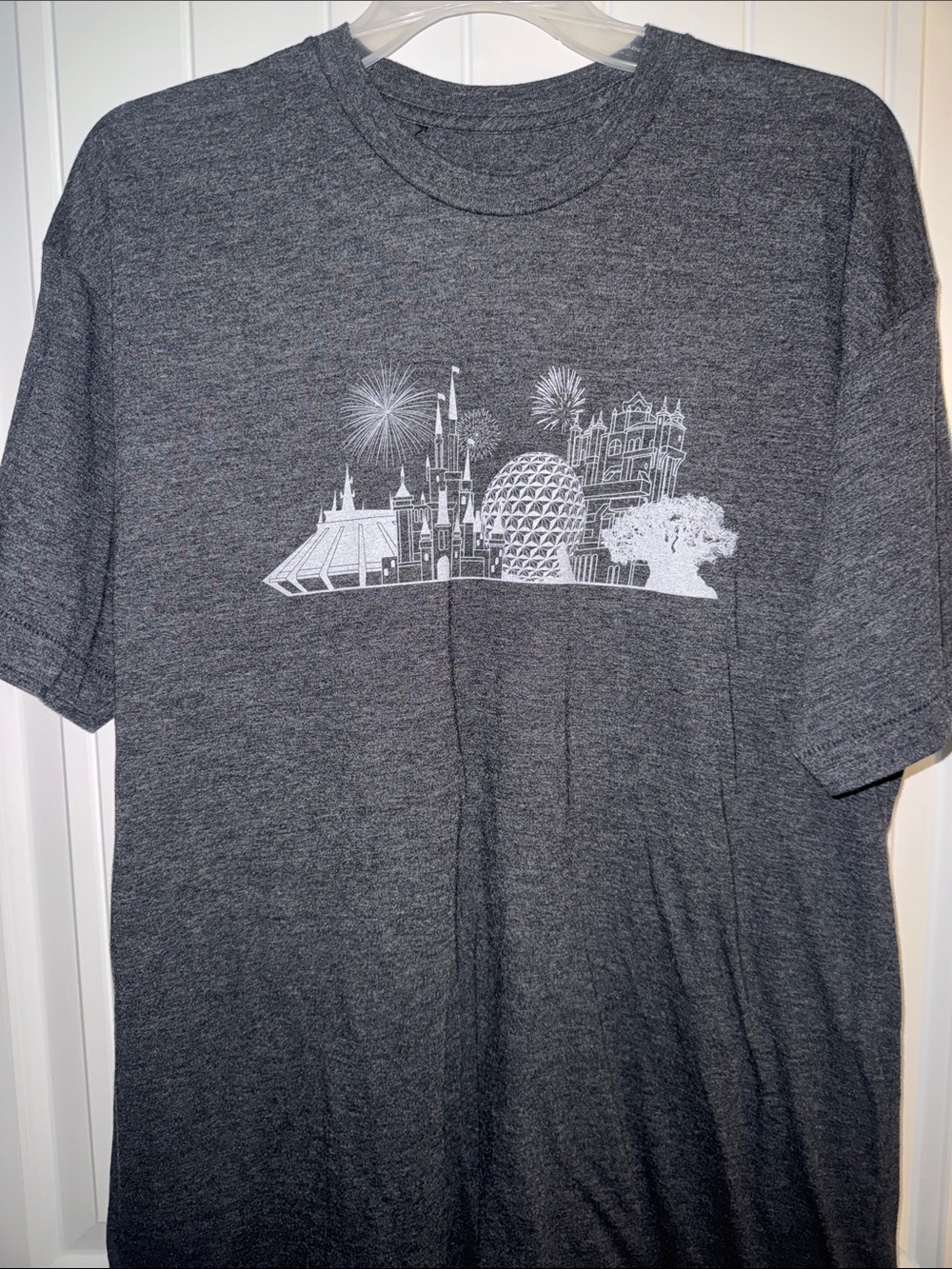 Men's Charcoal Graphic Short-Sleeve Tee - Disney Theme Park Skyline